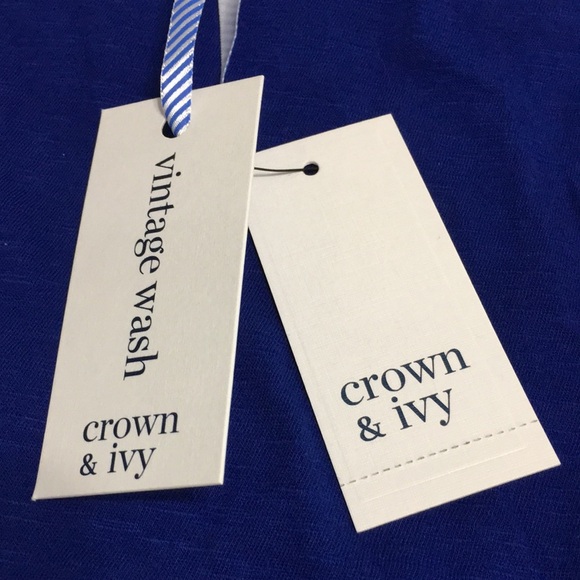 NWT Crown & Ivy Blue pull over top. - Picture 6 of 8